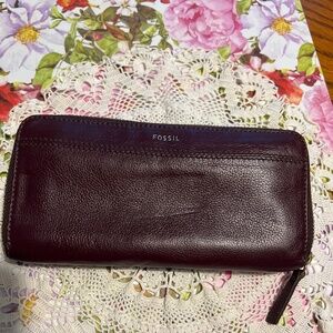 Fossil Leather Wallet - EUC